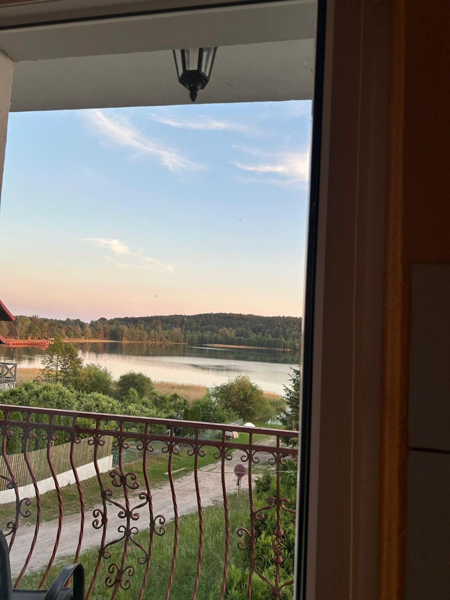 Apartamenty I Pokoje Z Widokiem Na Jezioro Wielewskie Esterno foto