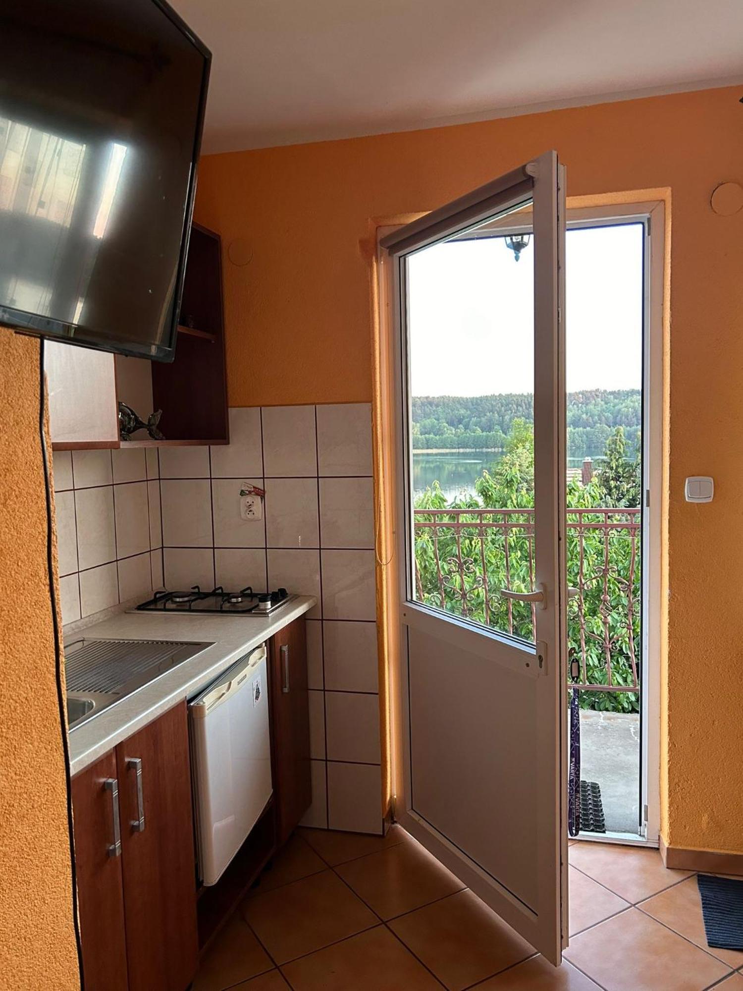 Apartamenty I Pokoje Z Widokiem Na Jezioro Wielewskie Esterno foto
